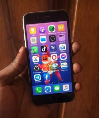 A picture of iPhone 6plain