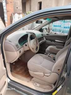A picture of Toyota sienna