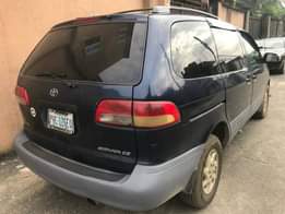 A picture of Very clean toyota sienna 2001 everything working nothing to fix