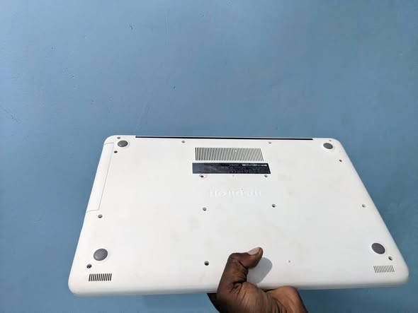 A picture of DELL YENYE RADEON CARD