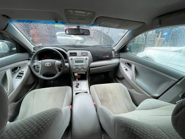 A picture of TOYOTA CAMRY 2009