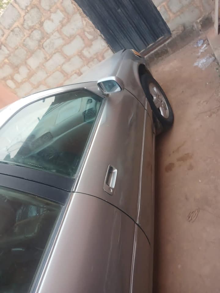 A picture of Toyota Camry 03