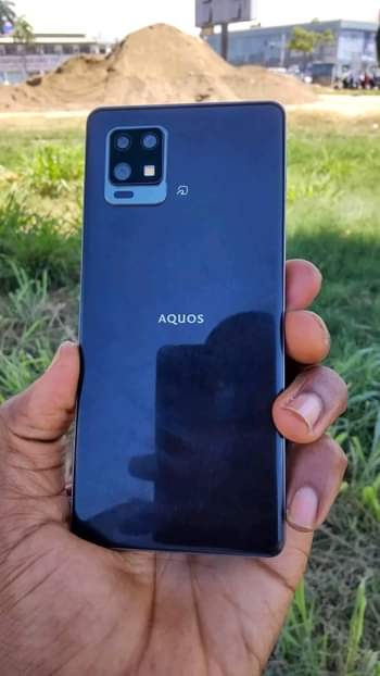 A picture of Aquos zero 6