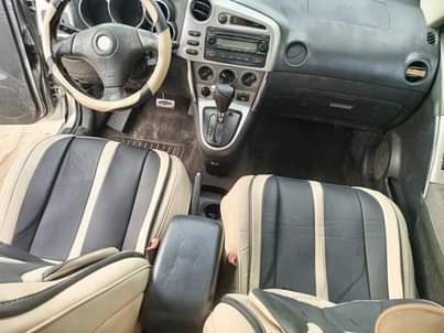 A picture of Toyota matrix sport 06 07 model