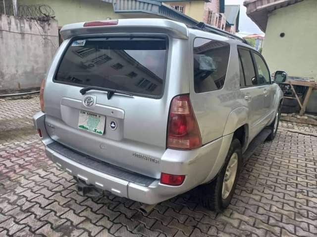 A picture of 2005 Toyota 4 runner 2005