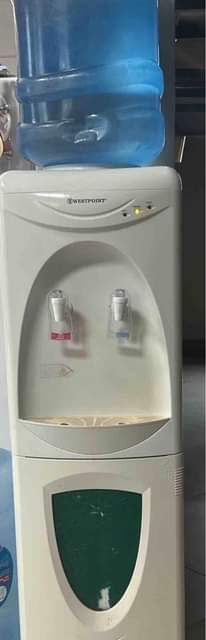 A picture of Water dispenser