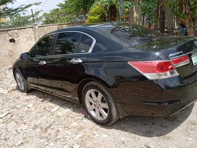 A picture of 2010 Honda accord 4 plugs