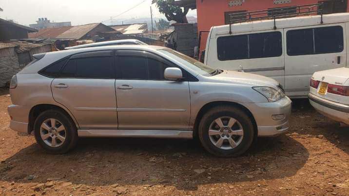 A picture of Toyota harrier 27m