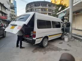 A picture of  TOYOTA_HIACE_0620356906
