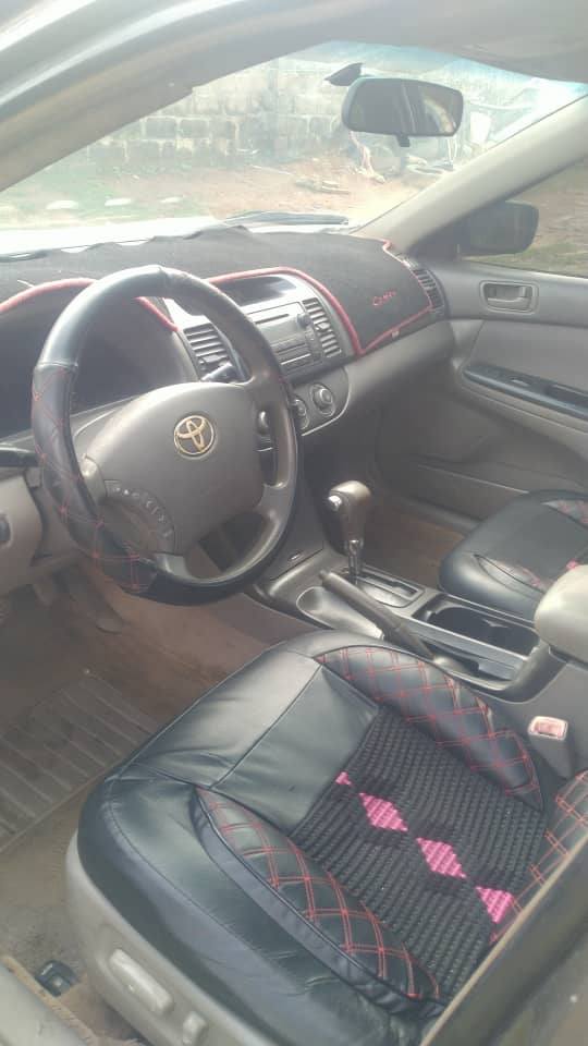 A picture of Toyota Camry.... Model 06.... Engine untoch 100 .... gear untoch