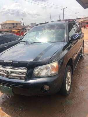 A picture of Very Sharp Toyota Highlander 2006 Model Buy and Drive for
