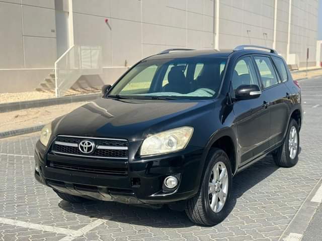 A picture of Toyota rav4 2011 watsapp 0551513561