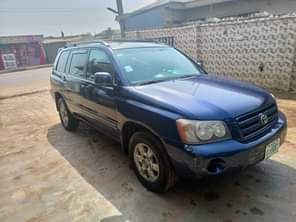 A picture of 2005 Toyota Highlander Nothing to fix Buy and drive No
