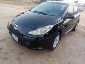 A picture of Peugeot 307 manual Transmission 4 sale clean body and clean