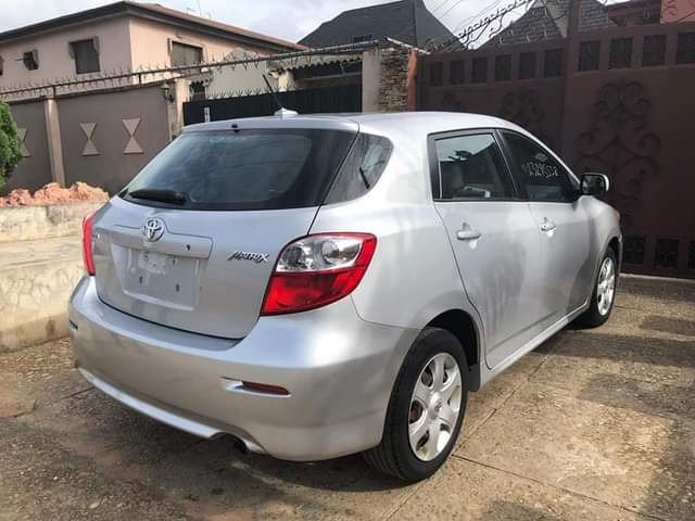 A picture of Toyota Matrix 08063194033