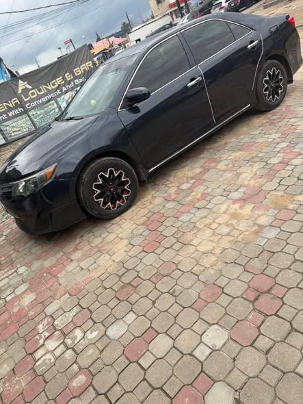 A picture of 2013 TOYOTA Camry