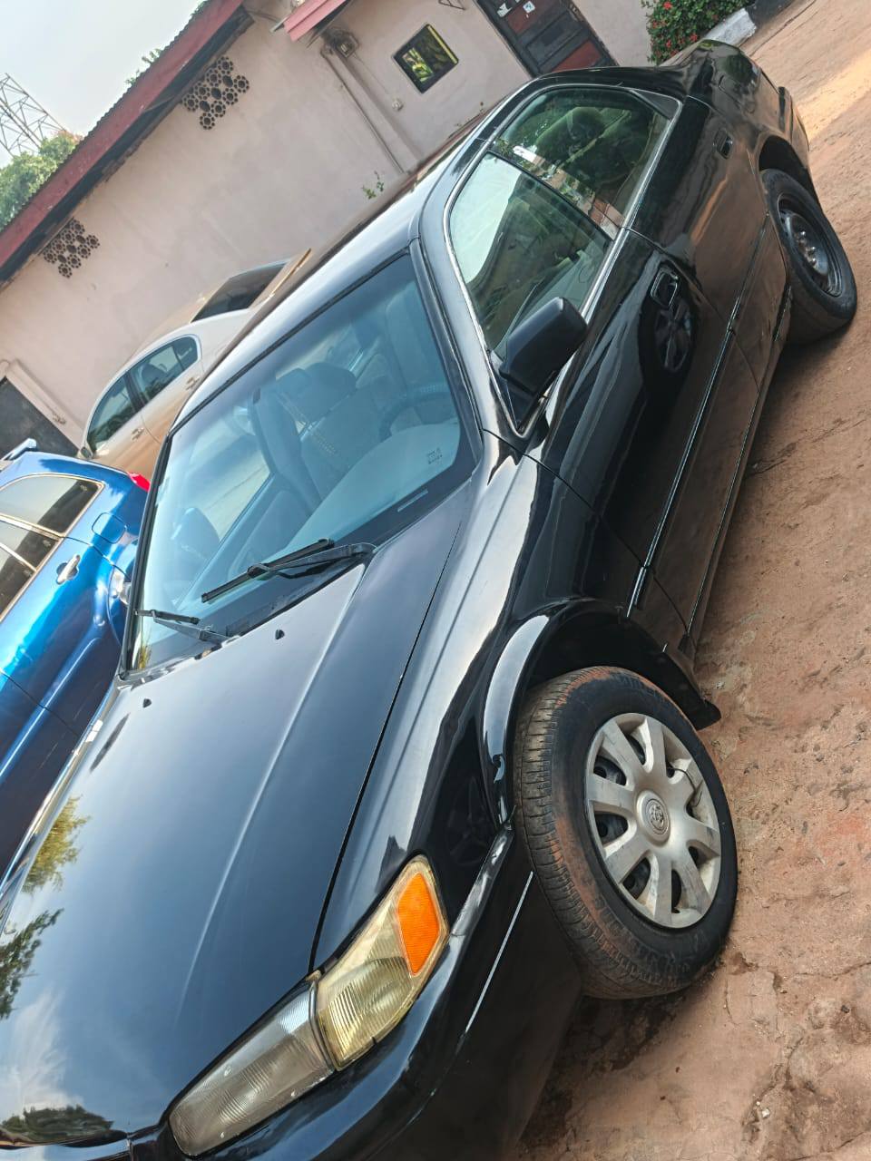 A picture of Toyota Camry 2 2 tiny light