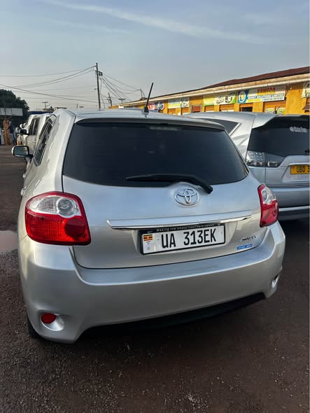 A picture of Toyota Auris 2012