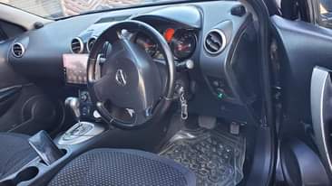 A picture of Nissan duals