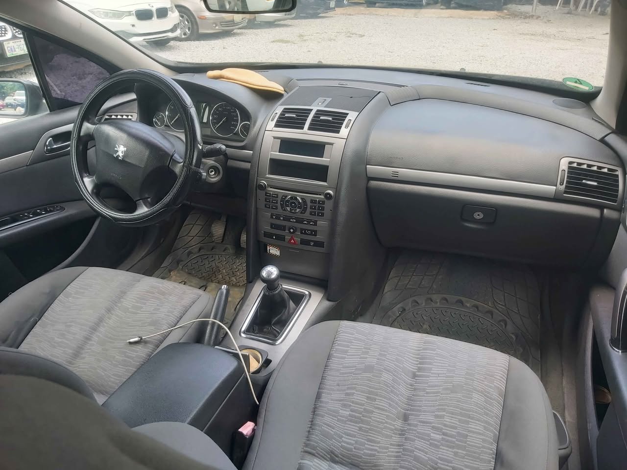 A picture of Distress peugeot 407.first body.sound engine and gear.ac is working .manual