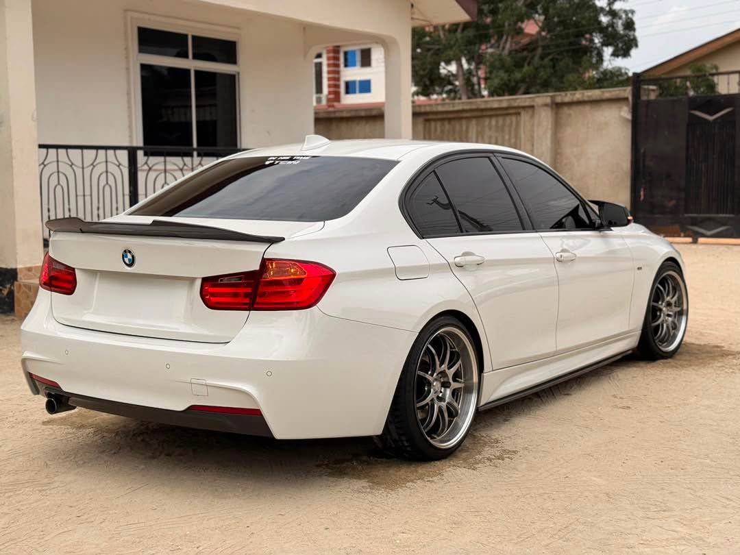A picture of BMW 320D TSH 30 000 000 CALL 0653176935