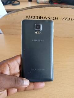 A picture of SUMSUNG NOTE 4