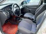 A picture of Ford Focus 2004 08078178523 1 350 000