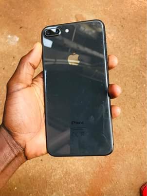 A picture of iPhone 8 Plus 64Gb at 300k