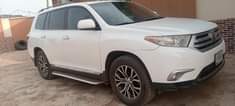 A picture of Toyota Highlander 2012