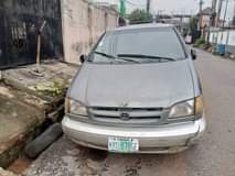 A picture of 2001Toyota Sienna in very good condition sound engine gear at