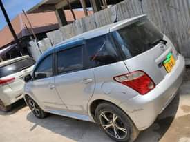 A picture of TOYOTA IST