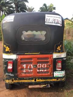 A picture of Bajaj Keke for sale everything is working perfectly one year