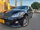 A picture of TOYOTA CROWN