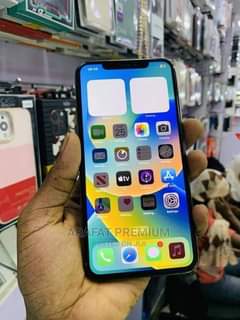 A picture of Apple iPhone XS