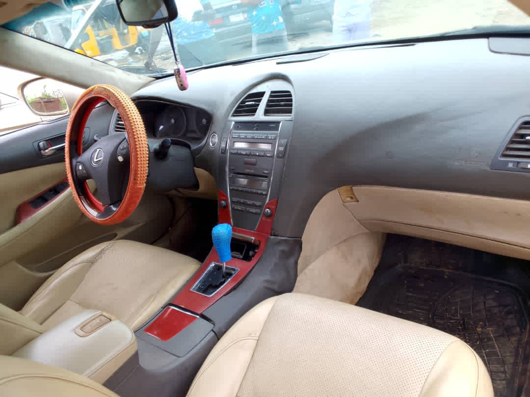 A picture of Lexus ES 350