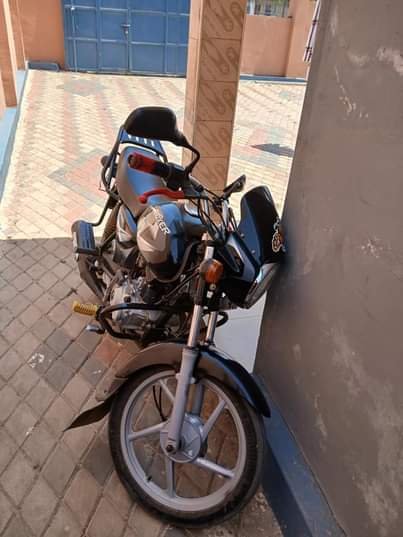 A picture of Boxer Bm 125 no D full document Nauza million moja