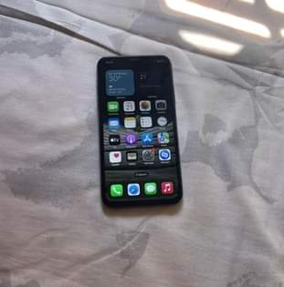 A picture of Iphone X Storage 64Gb BH 100 Face ID Price is
