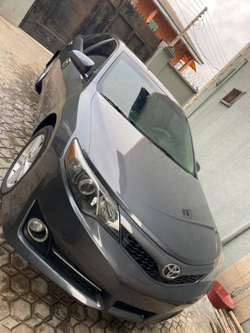 A picture of Toyota camry 013