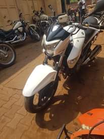A picture of Suzuki motorcycle 400cc