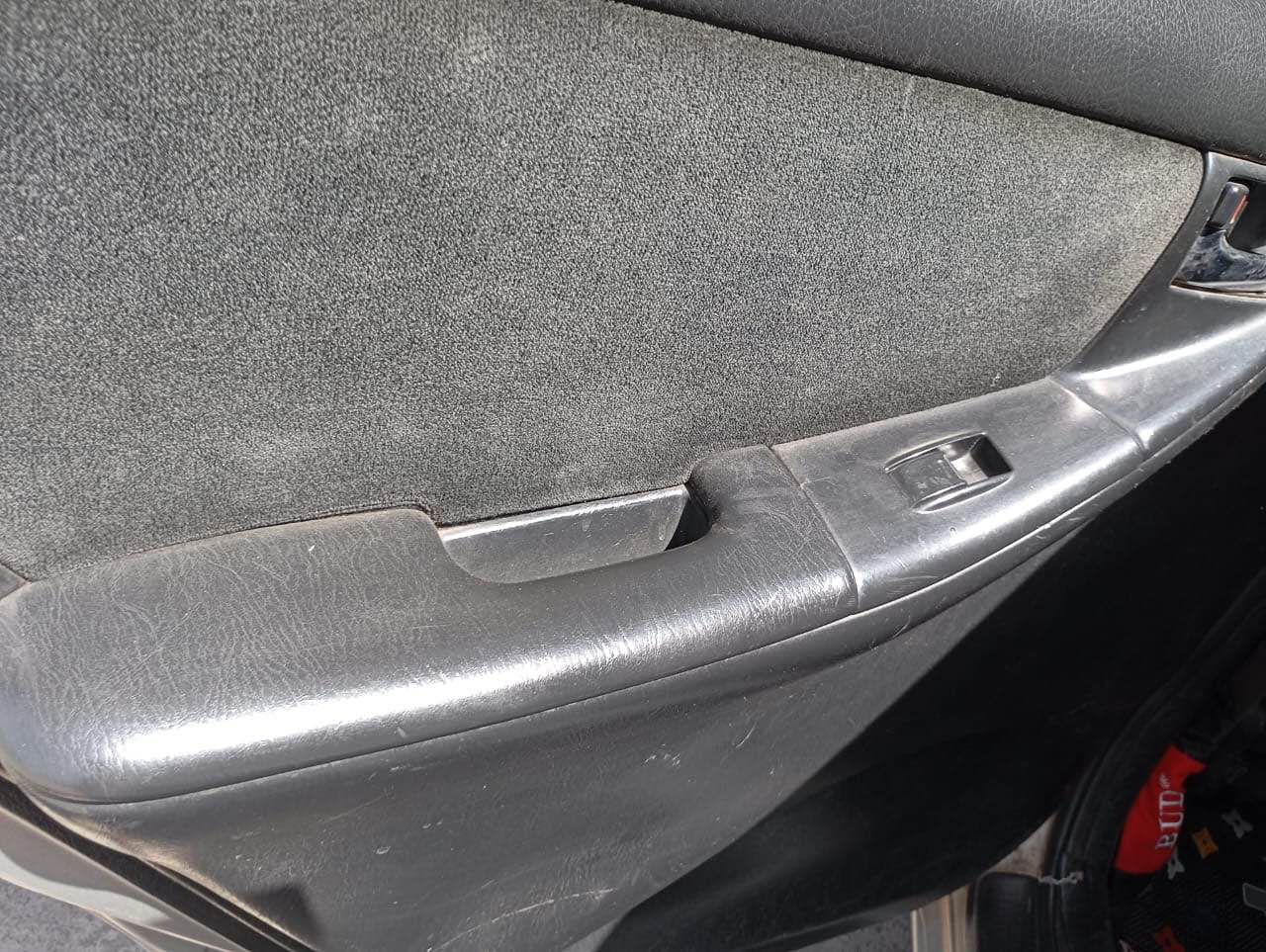 A picture of Distress Sale 2004 Corolla everything working perfectly well price 3