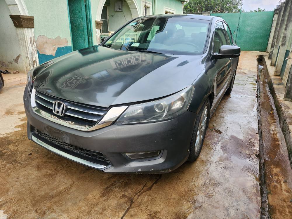 A picture of Super clean 2013 honda accord fullest option Awoof deal