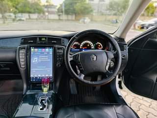 A picture of Toyota crown ATHLETIC