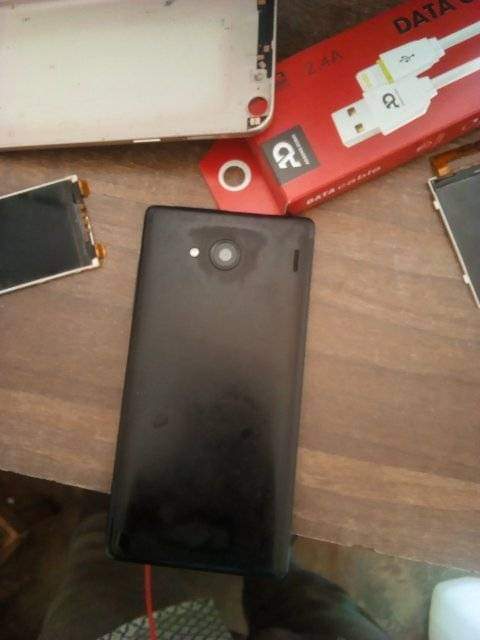 A picture of Am topping up 100k I want Tecno or infinix call