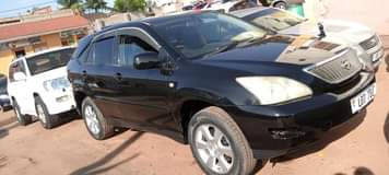 A picture of TOYOTA HARRIER 2005 35M