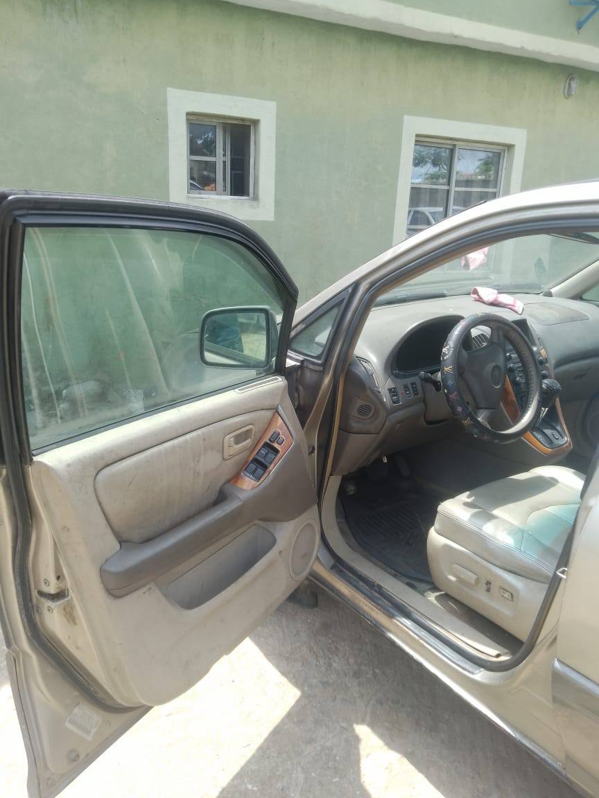 A picture of  Used Lexus RX 300 2001 model 