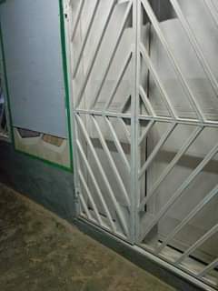 shops