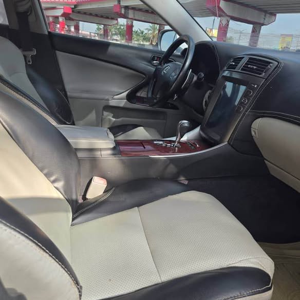 A picture of Lexus ES 350 2010