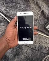 A picture of OPPO F1 s