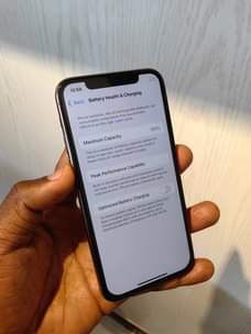 A picture of IPHONE 11 PRO 64GB dm
