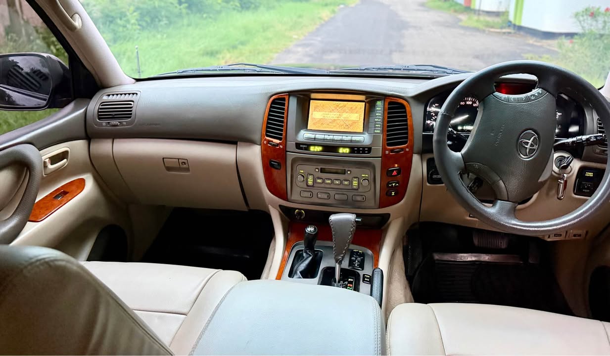 A picture of Land cruiser 100 Series Amazon Europe for Sale 65M
